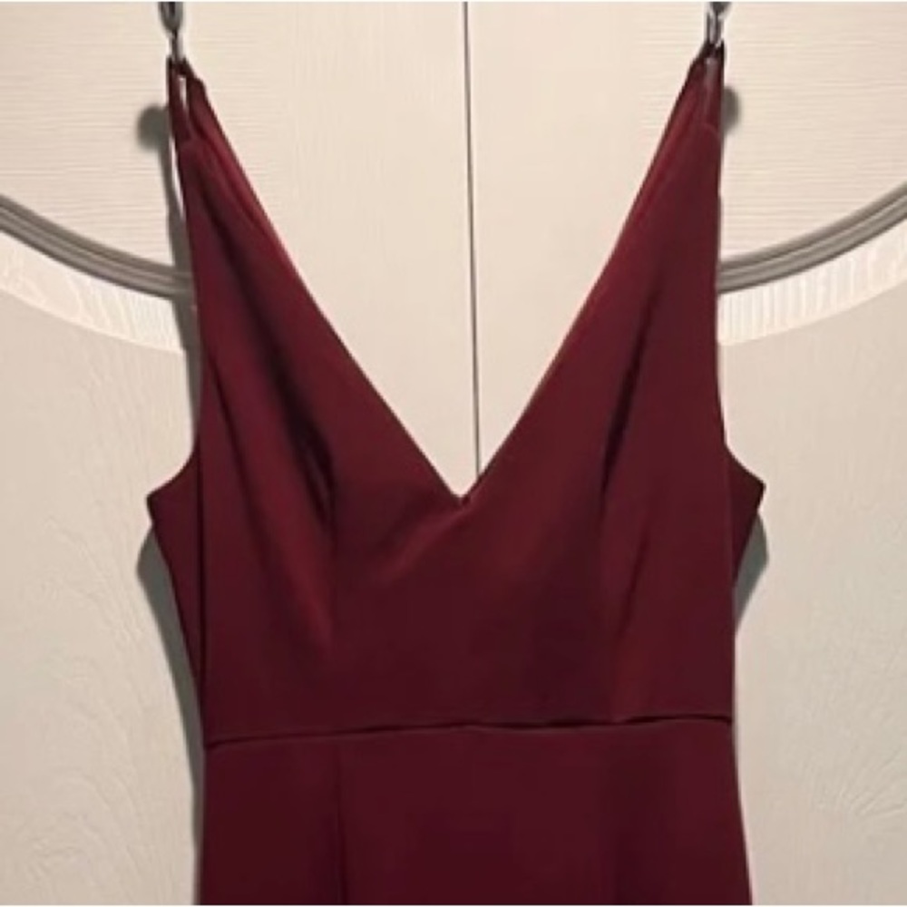 Lulu’s burgundy long fitting dress.Bridesmaid, Prom, homecoming, wedding, formal